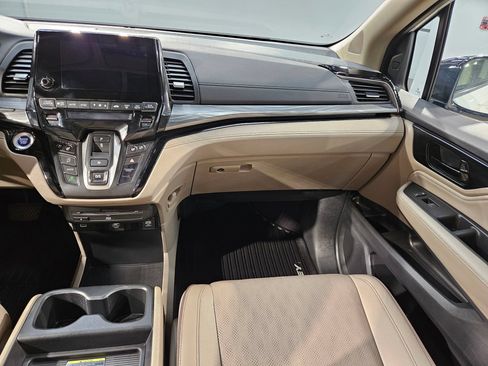 Used 2022 Honda Odyssey Elite image 11