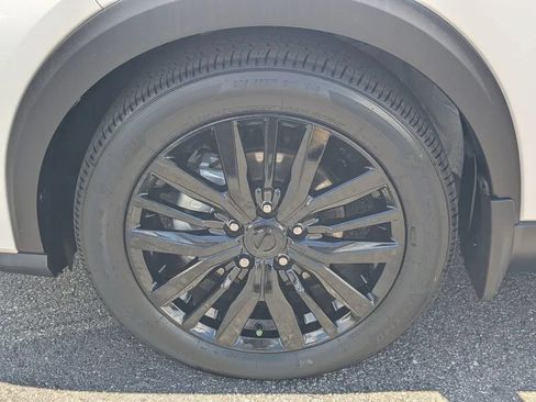 Certified 2024 Nissan Kicks SV FWD image 11