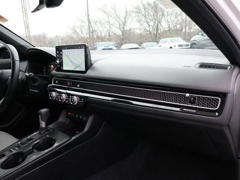 Certified 2025 Honda Civic Sport Touring image 9