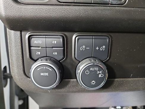 Used 2022 Chevrolet Suburban High Country image 30