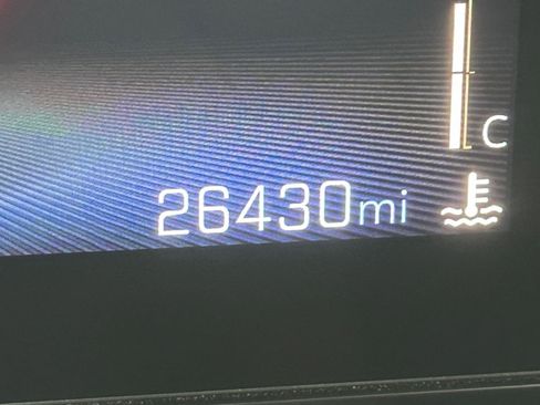 Used 2025 Chevrolet Trax LT image 38