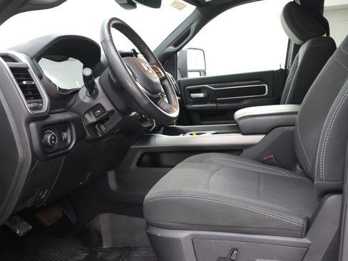 Used 2024 RAM 2500 Big Horn w/ Night Edition AWD/4WD image 8