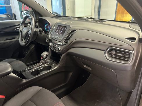 Used 2022 Chevrolet Equinox RS image 35
