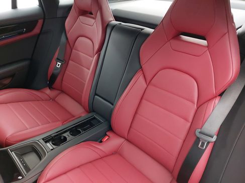 New 2026 Porsche Panamera 4 image 16