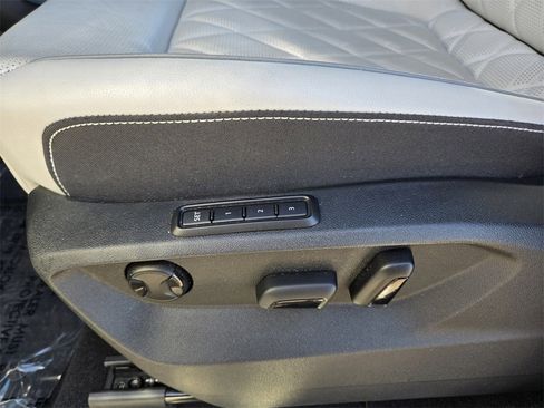 Used 2024 Volkswagen Atlas Cross Sport SEL Premium R-Line image 23