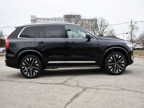Certified 2025 Volvo XC90 B6 Plus image 8