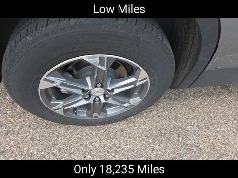Used 2024 Chevrolet Blazer LT w/ Convenience Package AWD/4WD image 2