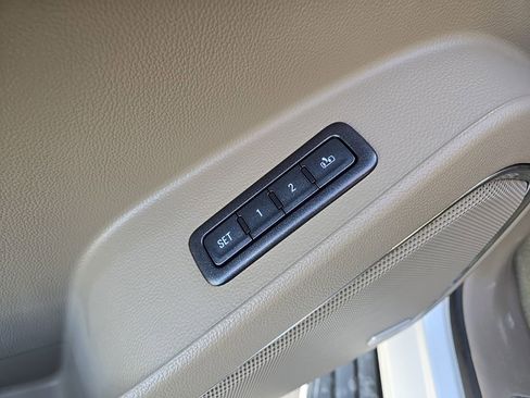 Used 2016 Chevrolet Tahoe LTZ AWD/4WD image 33