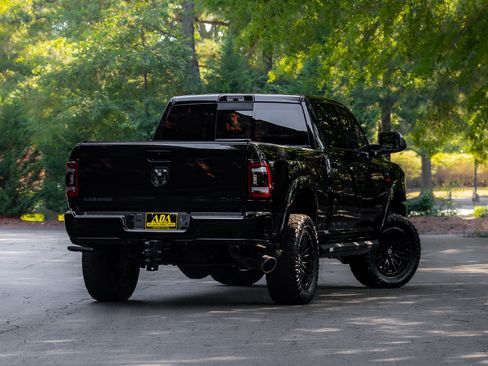 Used 2022 RAM 2500 Laramie AWD/4WD image 4