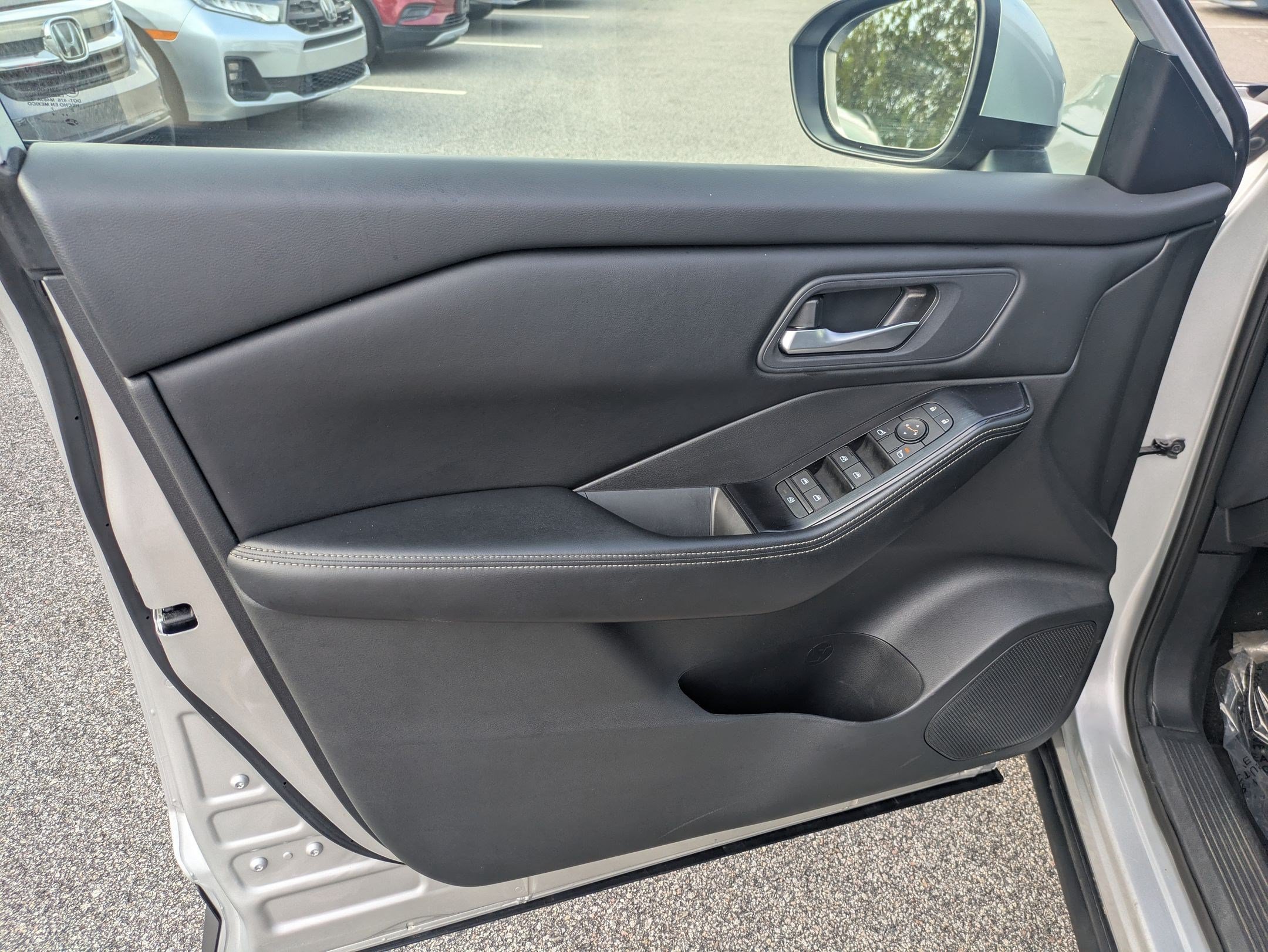 Certified 2024 Nissan Rogue SV AWD/4WD image 13