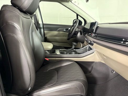 New 2026 Kia Carnival EX FWD image 14