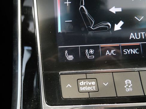 Used 2021 Audi Q8 Premium Plus AWD/4WD image 34