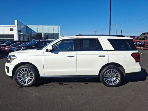 Used 2024 Ford Expedition Limited image 21