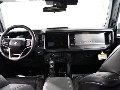 New 2025 Ford Bronco Badlands image 7