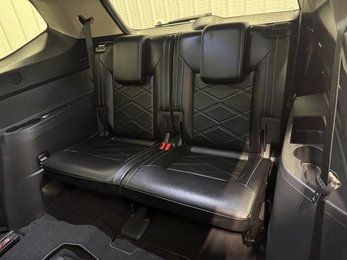 Used 2024 Volkswagen Atlas SE image 16