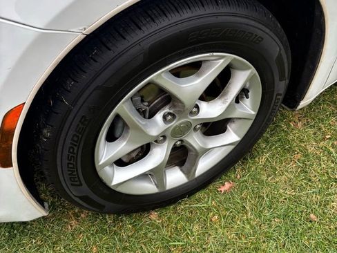 Used 2018 Chrysler Pacifica Touring Plus w/ Tire & Wheel Group image 16