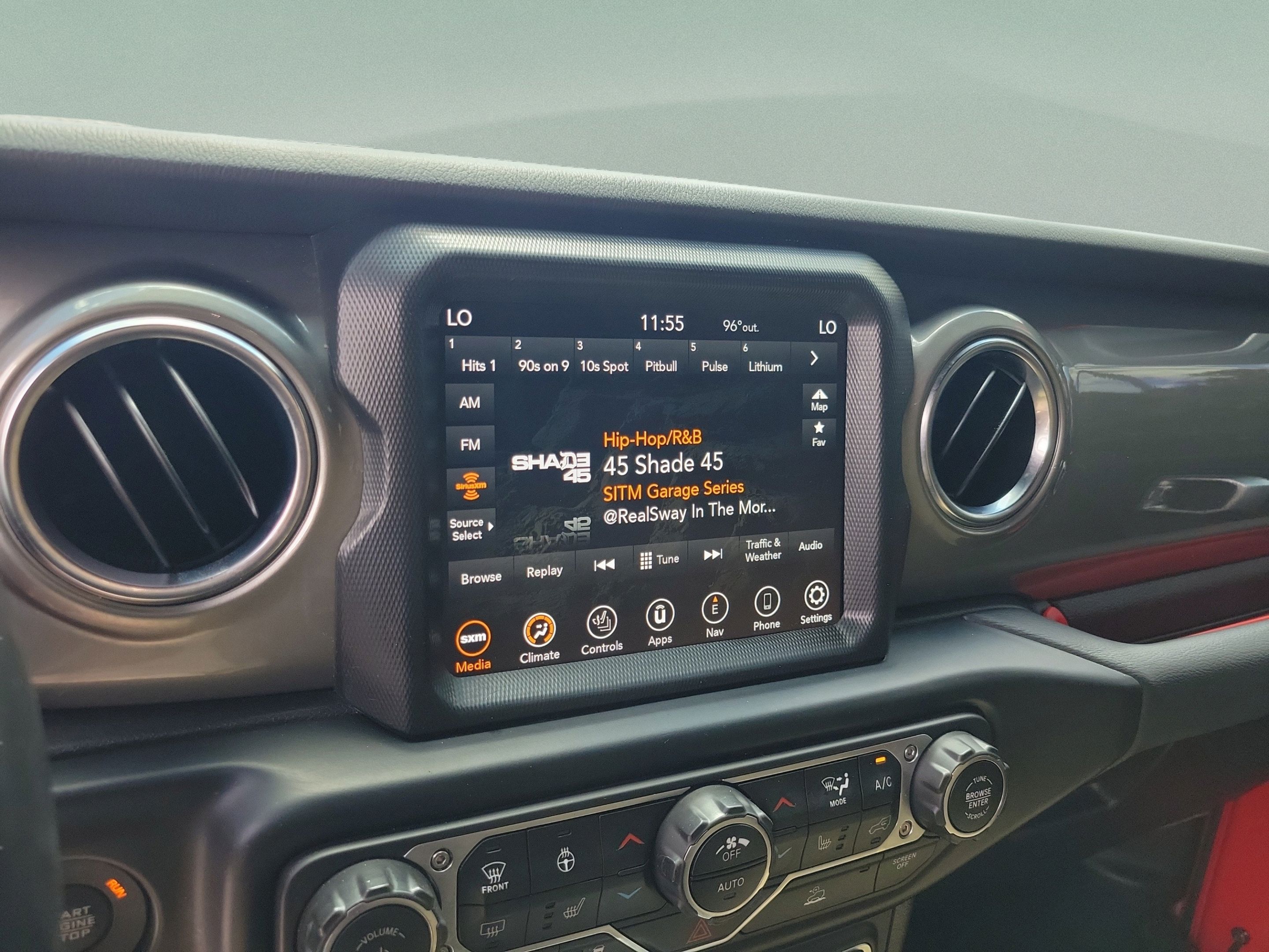 Used 2022 Jeep Wrangler Unlimited Sahara w/ Cold Weather Group AWD/4WD image 24