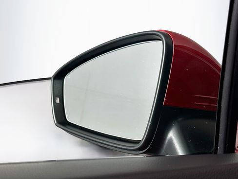 Used 2022 Volkswagen Tiguan SE FWD image 16