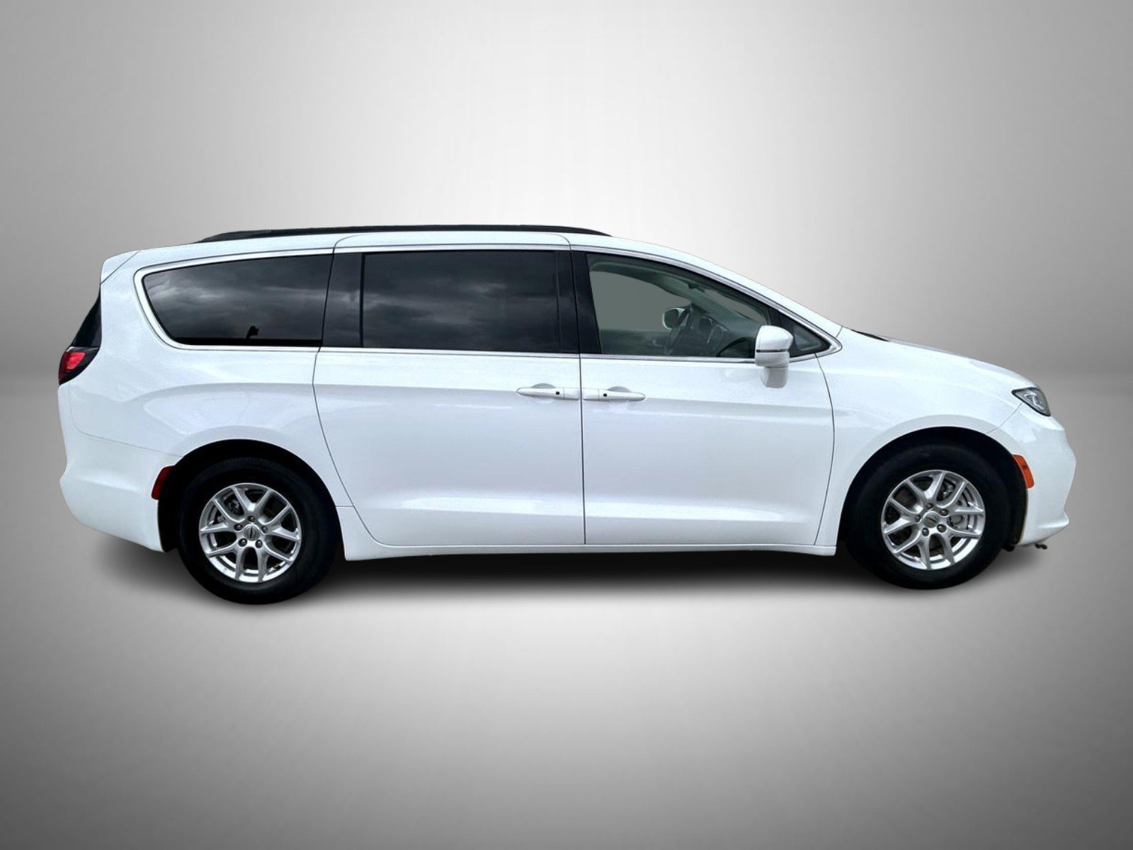 Used 2022 Chrysler Pacifica Touring-L FWD image 4