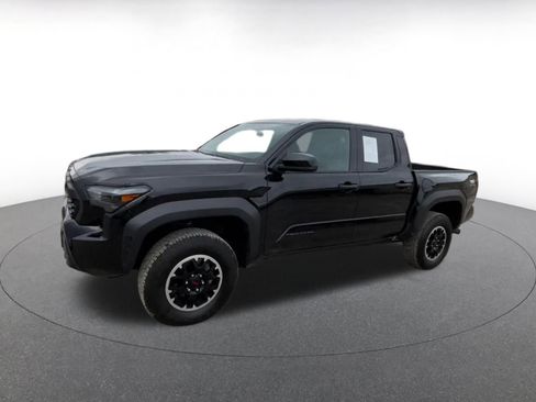 Used 2025 Toyota Tacoma SR image 8