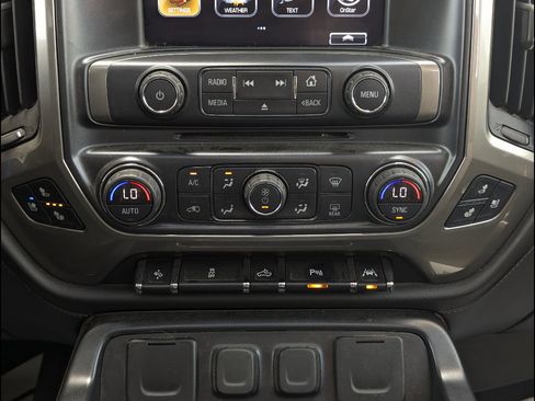 Used 2018 Chevrolet Silverado 1500 High Country AWD/4WD image 33