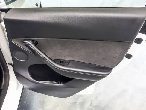 Used 2023 Tesla Model Y Long Range image 41