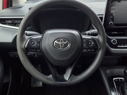 Used 2021 Toyota Corolla LE image 19