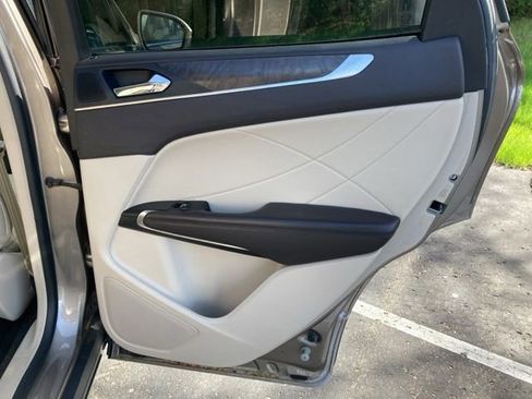 Used 2019 Lincoln MKC Reserve w/ MKC Technology Package AWD/4WD image 29