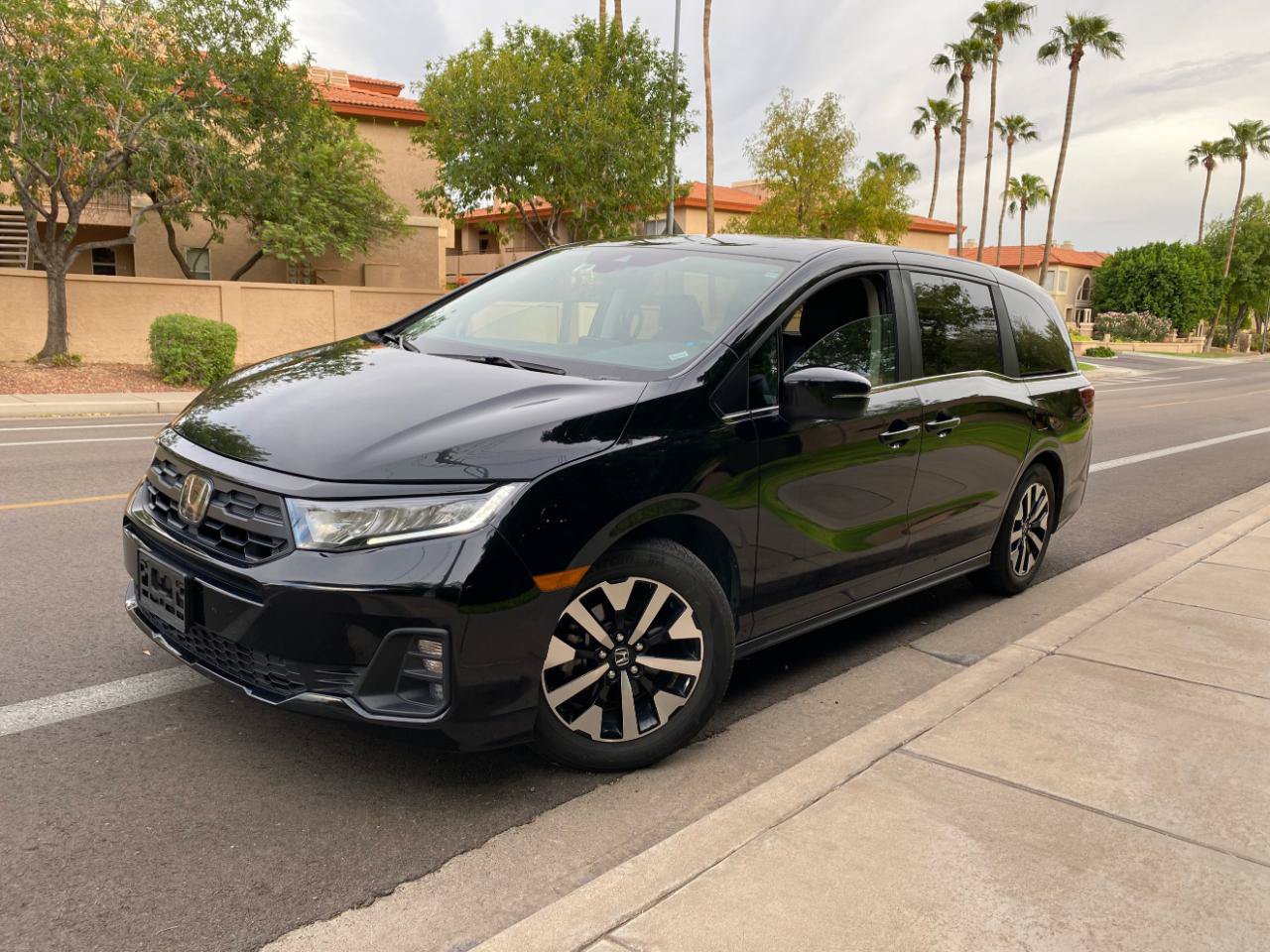 Used 2025 Honda Odyssey EX-L image 5