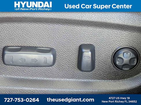 Used 2017 Hyundai Santa Fe SE FWD image 23