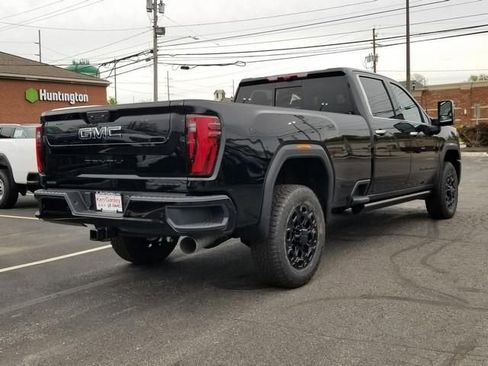 New 2026 GMC Sierra 3500 Denali Ultimate w/ LPO, Black Badging Package AWD/4WD image 3