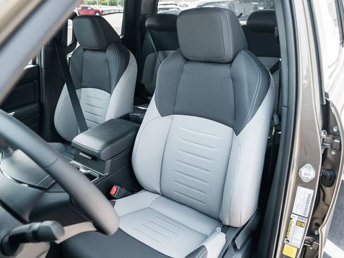 Certified 2018 Toyota Tundra SR5 w/ SR5 Upgrade Package AWD/4WD image 23