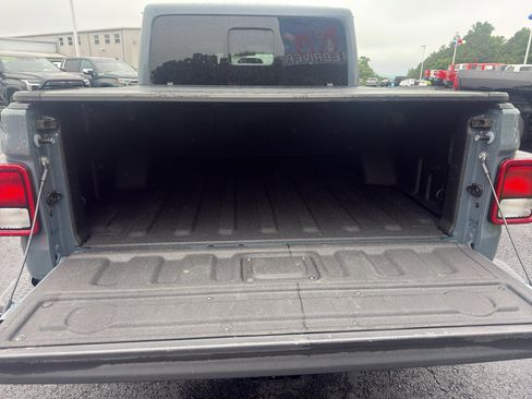 Used 2024 Jeep Gladiator Sport AWD/4WD image 14