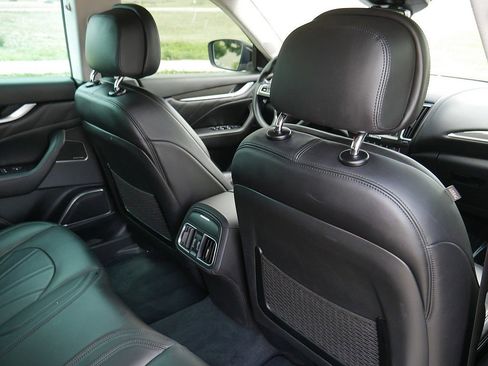 Used 2019 Maserati Levante GranLusso AWD/4WD image 54