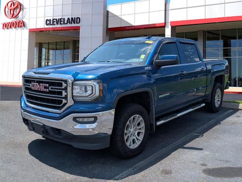 Used 2017 GMC Sierra 1500 SLE w/ SLE Value Package AWD/4WD image 4