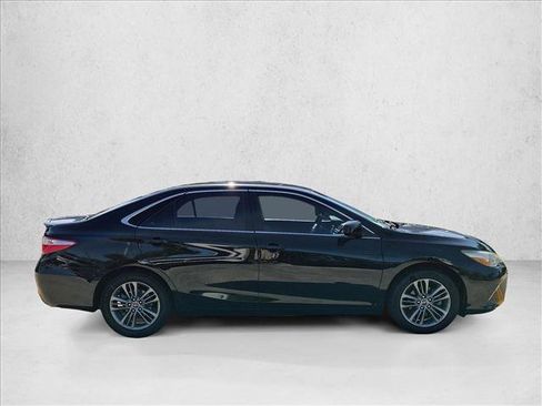 Used 2015 Toyota Camry SE FWD image 4