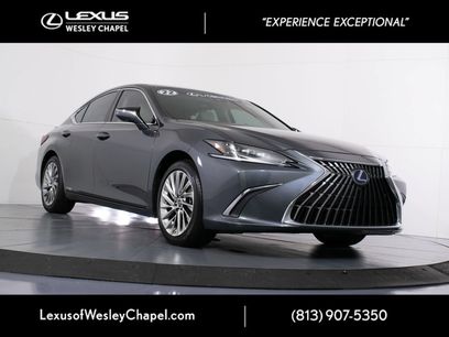 Certified 2022 Lexus ES 300h Ultra Luxury w/ Accessory Package 2