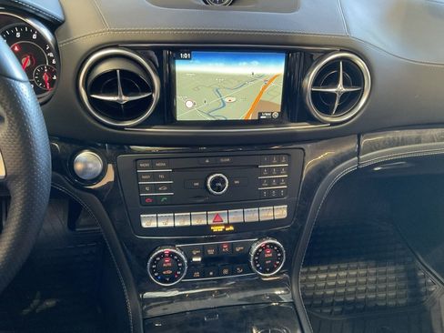 Used 2017 Mercedes-Benz SL 550 image 16