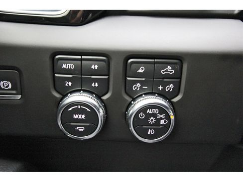 Used 2025 GMC Sierra 2500 Denali w/ Denali Reserve Package image 17