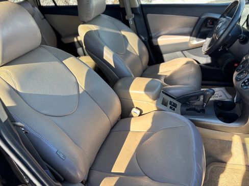 Used 2009 Toyota RAV4 Limited image 14