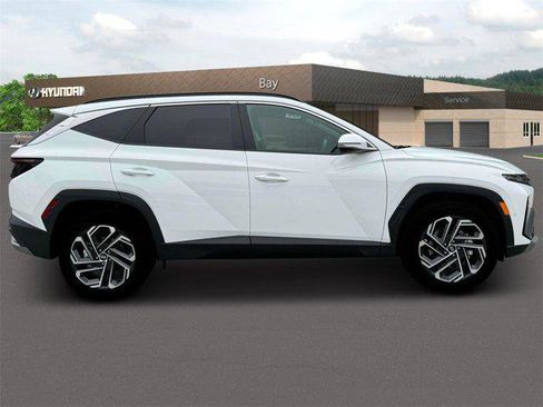 New 2025 Hyundai Tucson Limited image 9