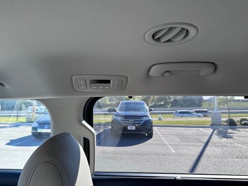 New 2026 Kia Carnival EX FWD image 25