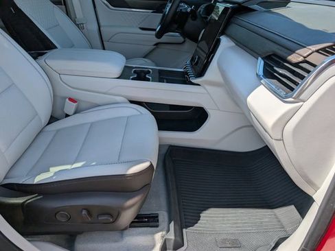 Used 2024 GMC Acadia Denali w/ Super Cruise Package image 29