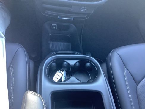 New 2026 Chrysler Pacifica Select image 21