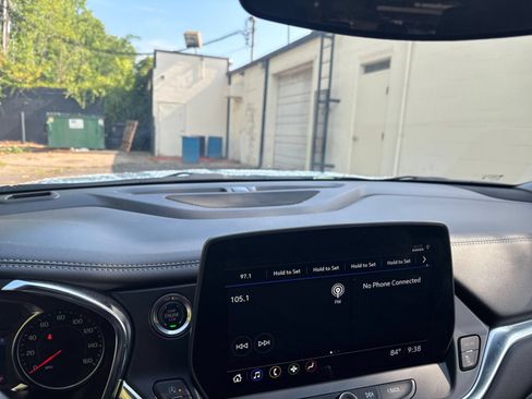 Used 2025 Chevrolet Blazer LT FWD image 14