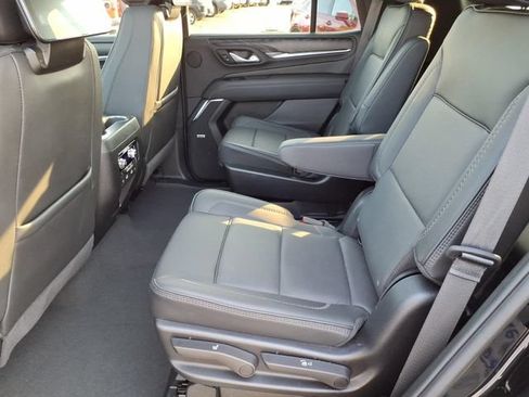 Used 2024 GMC Yukon Denali w/ Denali Reserve Package AWD/4WD image 7