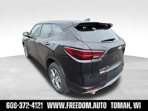 Used 2025 Chevrolet Blazer LT AWD/4WD image 3