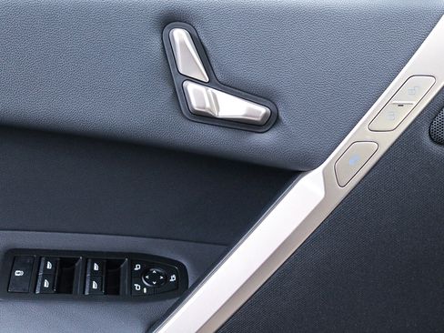 New 2026 BMW iX xDrive60 w/ Premium Package image 23