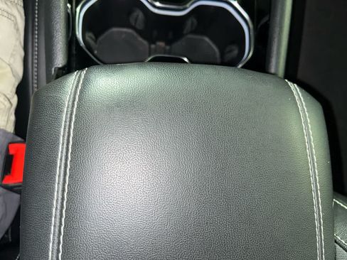 Used 2023 Jeep Grand Cherokee L Laredo AWD/4WD image 22