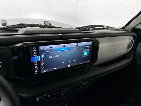 Used 2025 Jeep Wrangler Sahara w/ Safety Group image 19